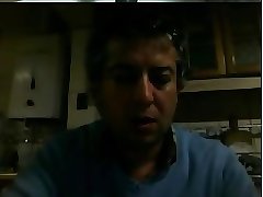 Hombre maduro muestra la verga en la webcam