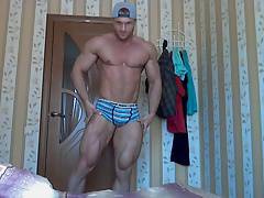 Str8 bodybuilder massive flexing
