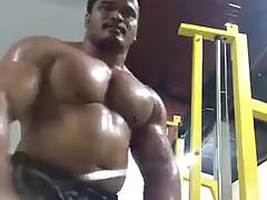 Huge Thai bodybuilder flexing
