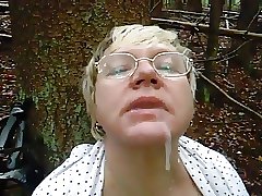бабушка в лесу пробуем сперму внучка